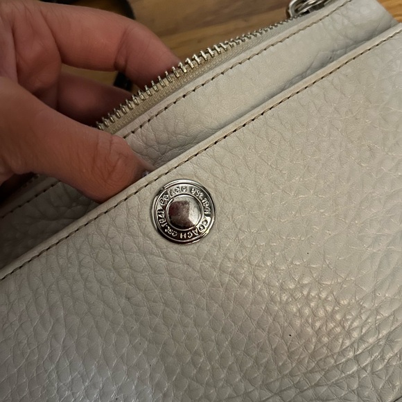 Small coach purse! - Picture 3 of 7